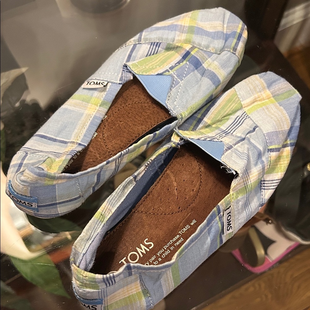 TOMS Blue and Green Plaid Casual Shoes EUC
